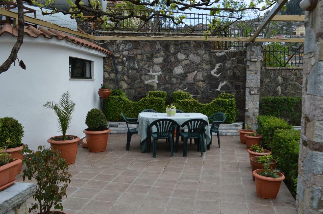 Vila Ss Kekezi Gjirokastër Exterior foto