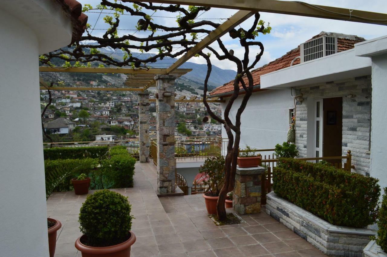 Vila Ss Kekezi Gjirokastër Exterior foto