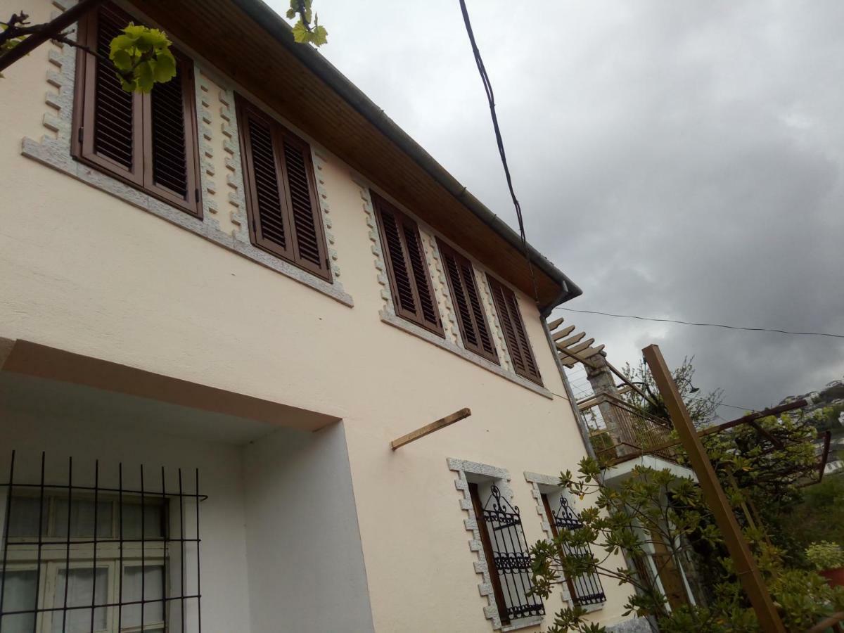 Vila Ss Kekezi Gjirokastër Exterior foto