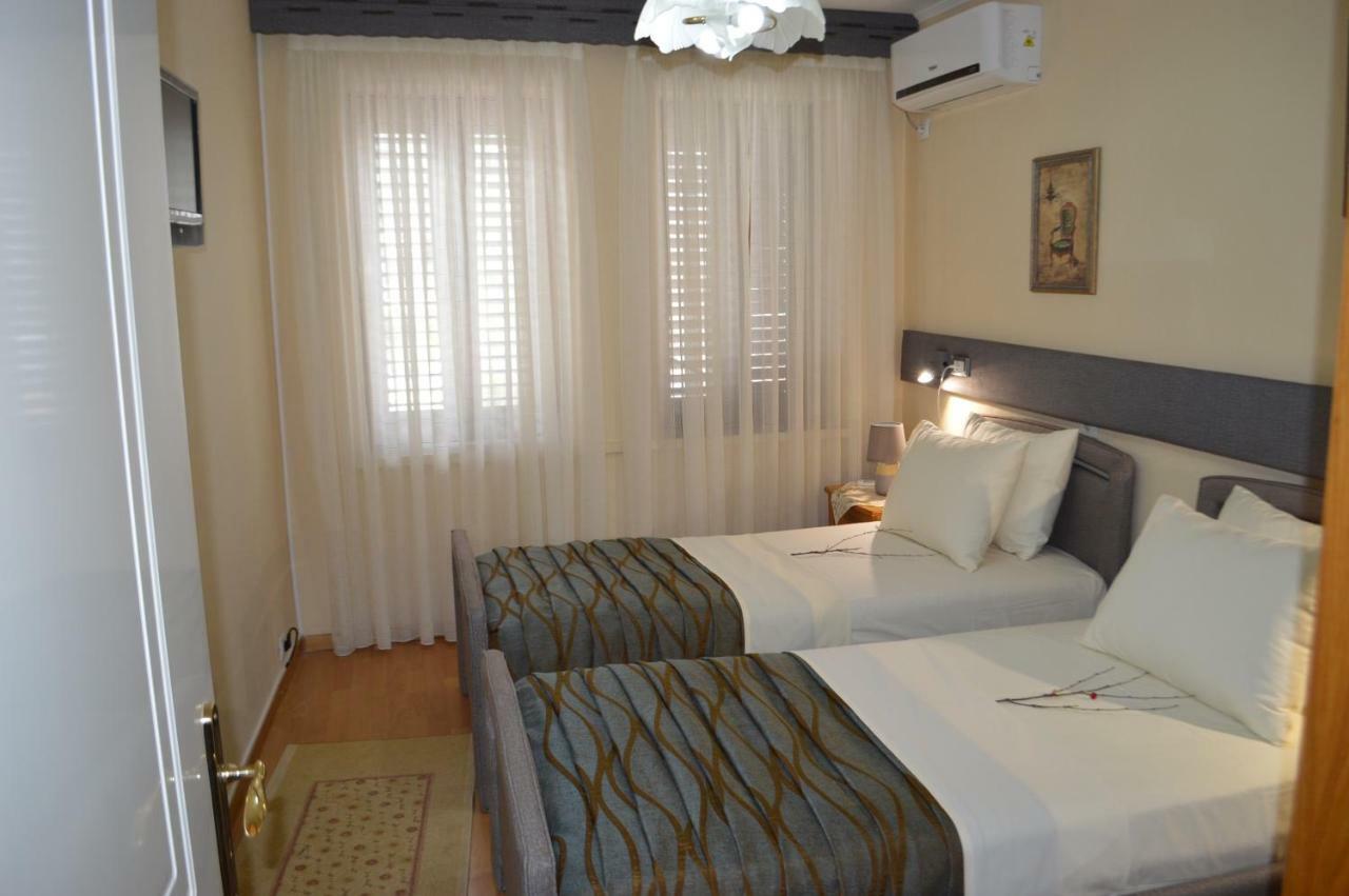 Vila Ss Kekezi Gjirokastër Exterior foto